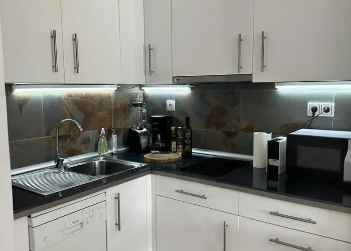 2Nda Linea Con Piscina En Miami Platja