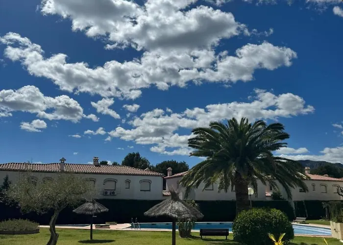 2Nda Linea Con Piscina En Miami Platja